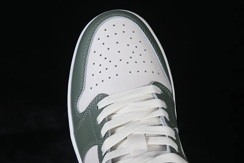 All categories Air Jordan Jordan series basketball shoes Air Jordan 1 Low High-end customized low-top sneakers Air Jordan 1 Low AJ1 Joe 1 meter white and green low-level cultural casual sneakers 553558-300